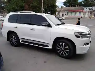 Toyota Land Cruiser 200